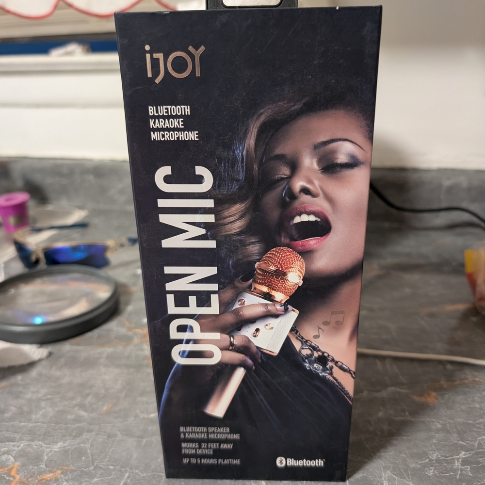 iJoy Bluetooth Karaoke Microphone